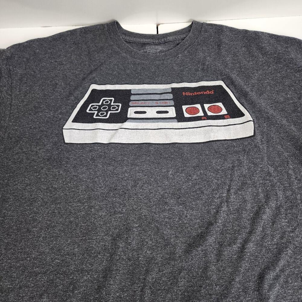 Nintendo Original NES Game Controller Gray Short Sleeve T-Shirt Men's Size XXL